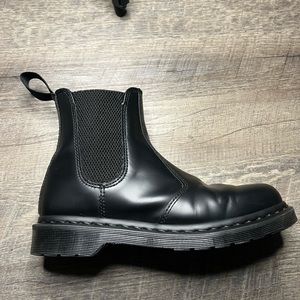 Dr. Doc Martens womens 9 Chelsea Boots Style #2976 mono smooth leather